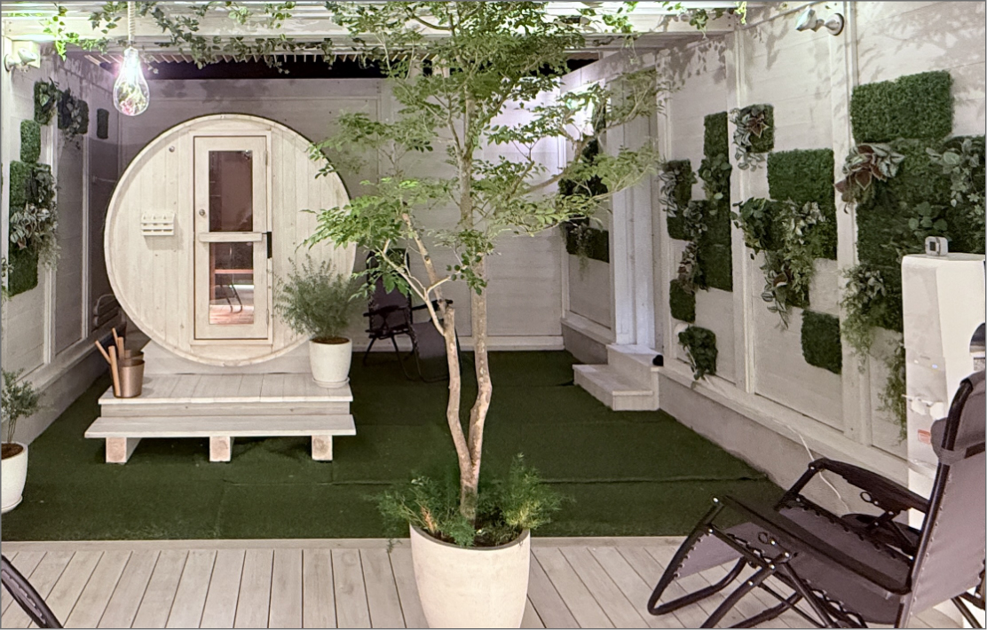 空間の中心を飾る生木のシンボル